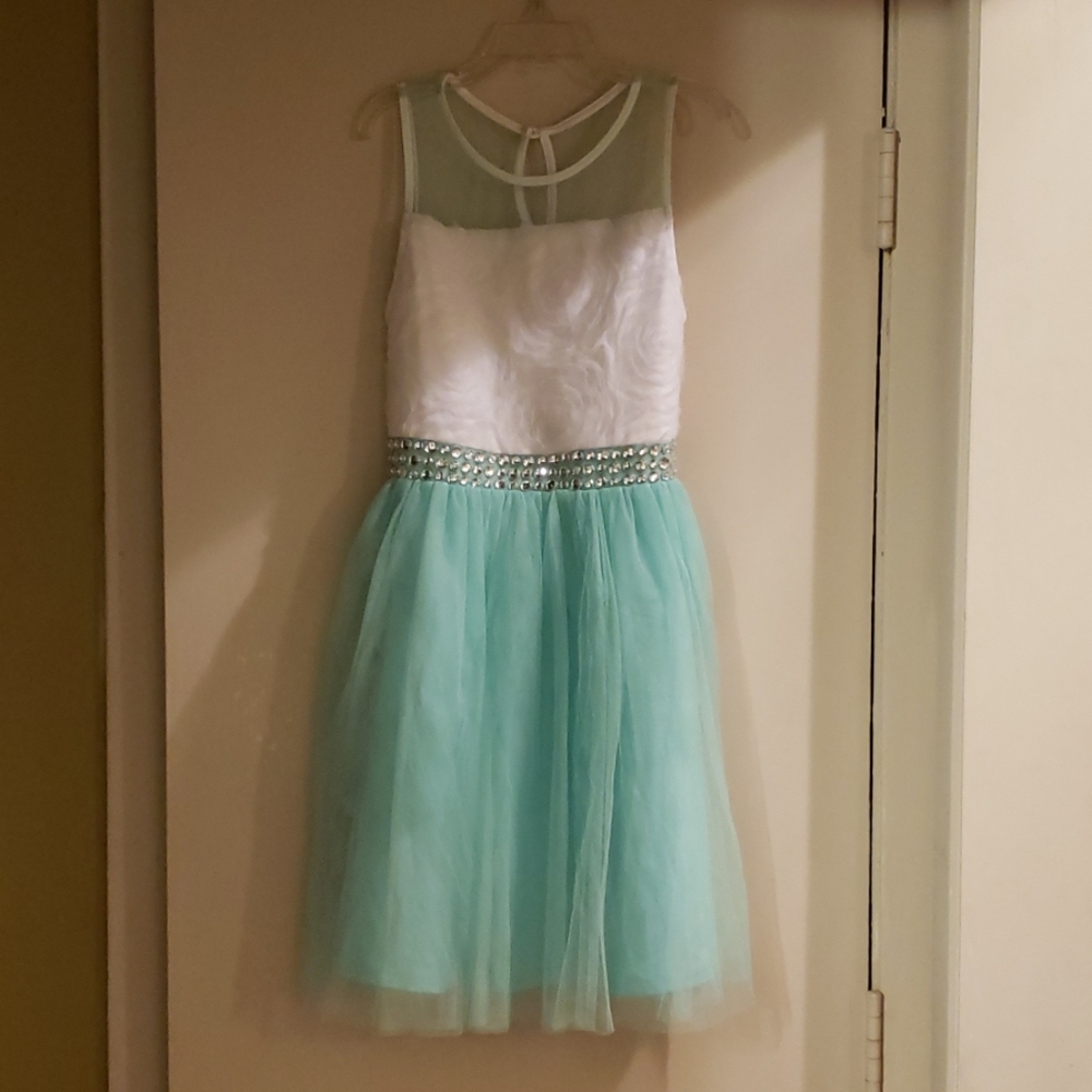 Girls dress